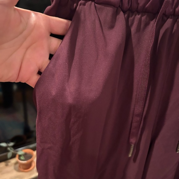 Lululemon keep moving joggers in excellent condition - Picture 11 of 16